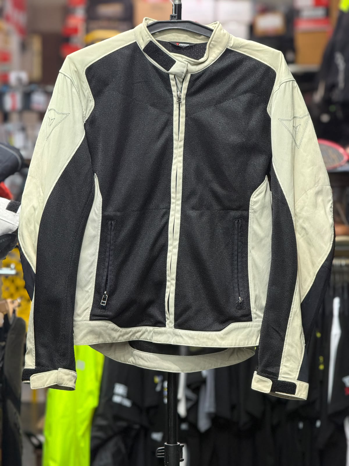 DAINESE MESH RIDING JACKET WITH LEVEL 2 PROTECTION SIZE L 42 CHEST