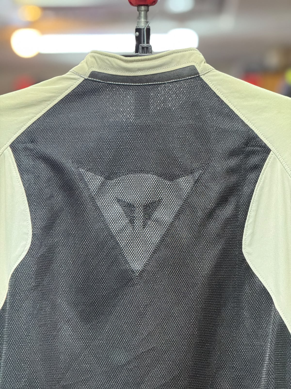 DAINESE MESH RIDING JACKET WITH LEVEL 2 PROTECTION SIZE L 42 CHEST - Image 6