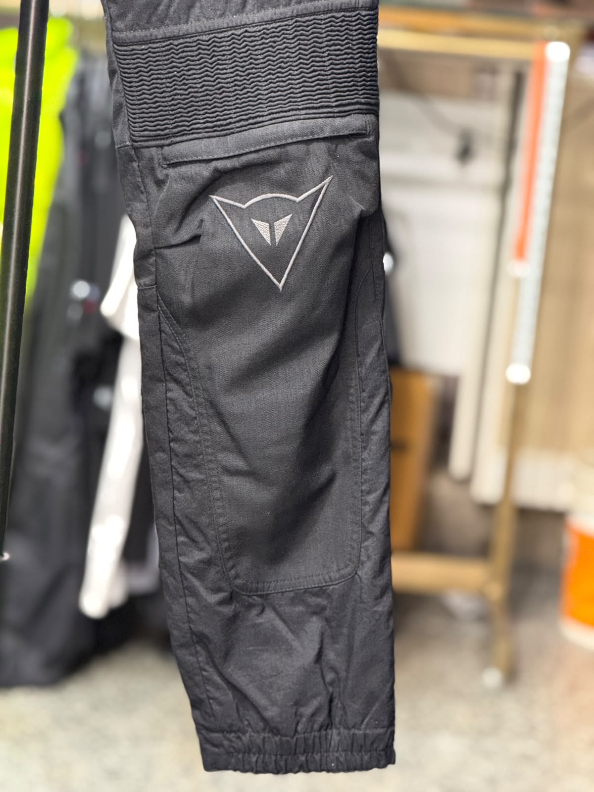 DAINESE RIDING PANT WITH LEVEL 2 PROTECTION SIZE 30 WAIST - Image 5