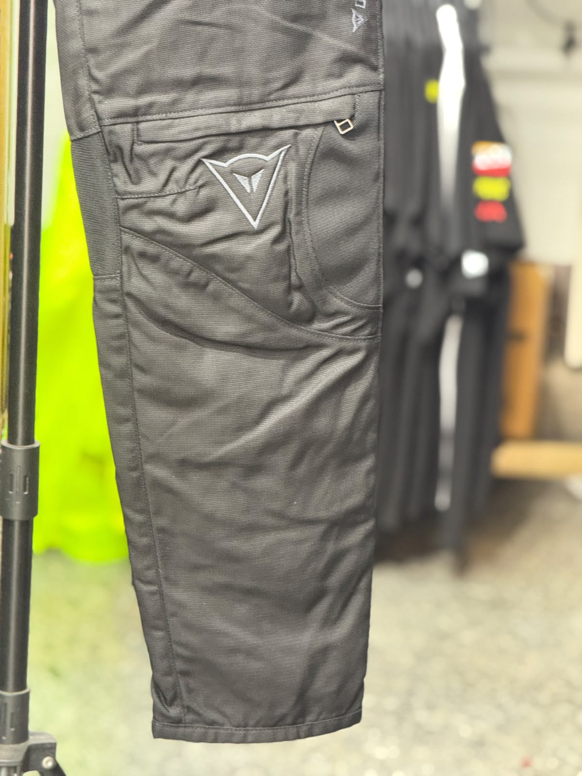 DAINESE GORETEX RIDING PANT WITH LEVEL 2 PROTECTION SIZE 30 WAIST - Image 3