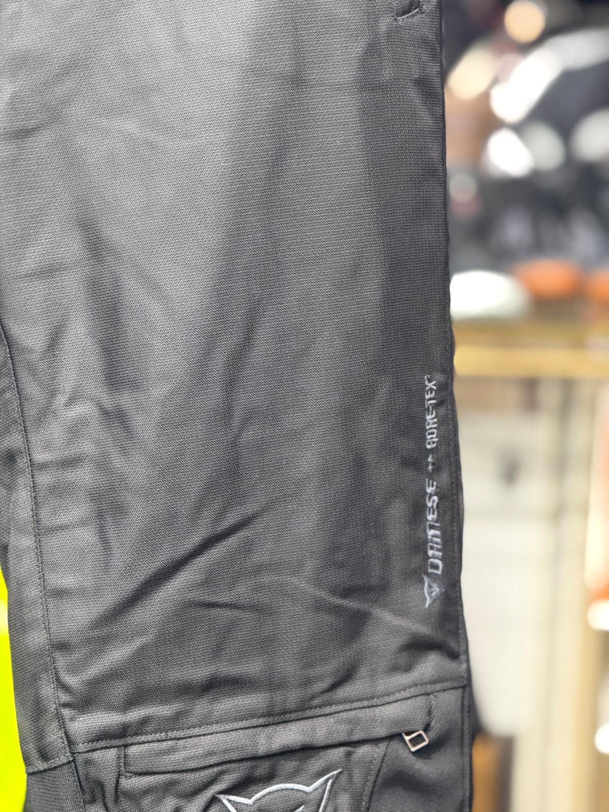 DAINESE GORETEX RIDING PANT WITH LEVEL 2 PROTECTION SIZE 30 WAIST - Image 4