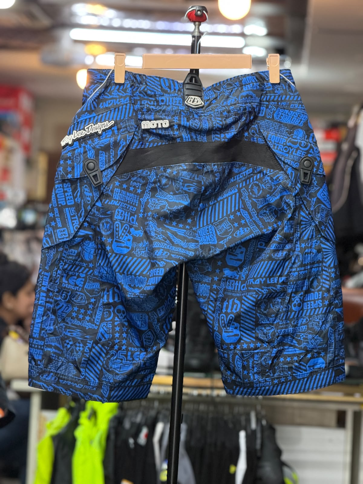 TROYLEE MX SHORT SIZE 34 WAIST - Image 4