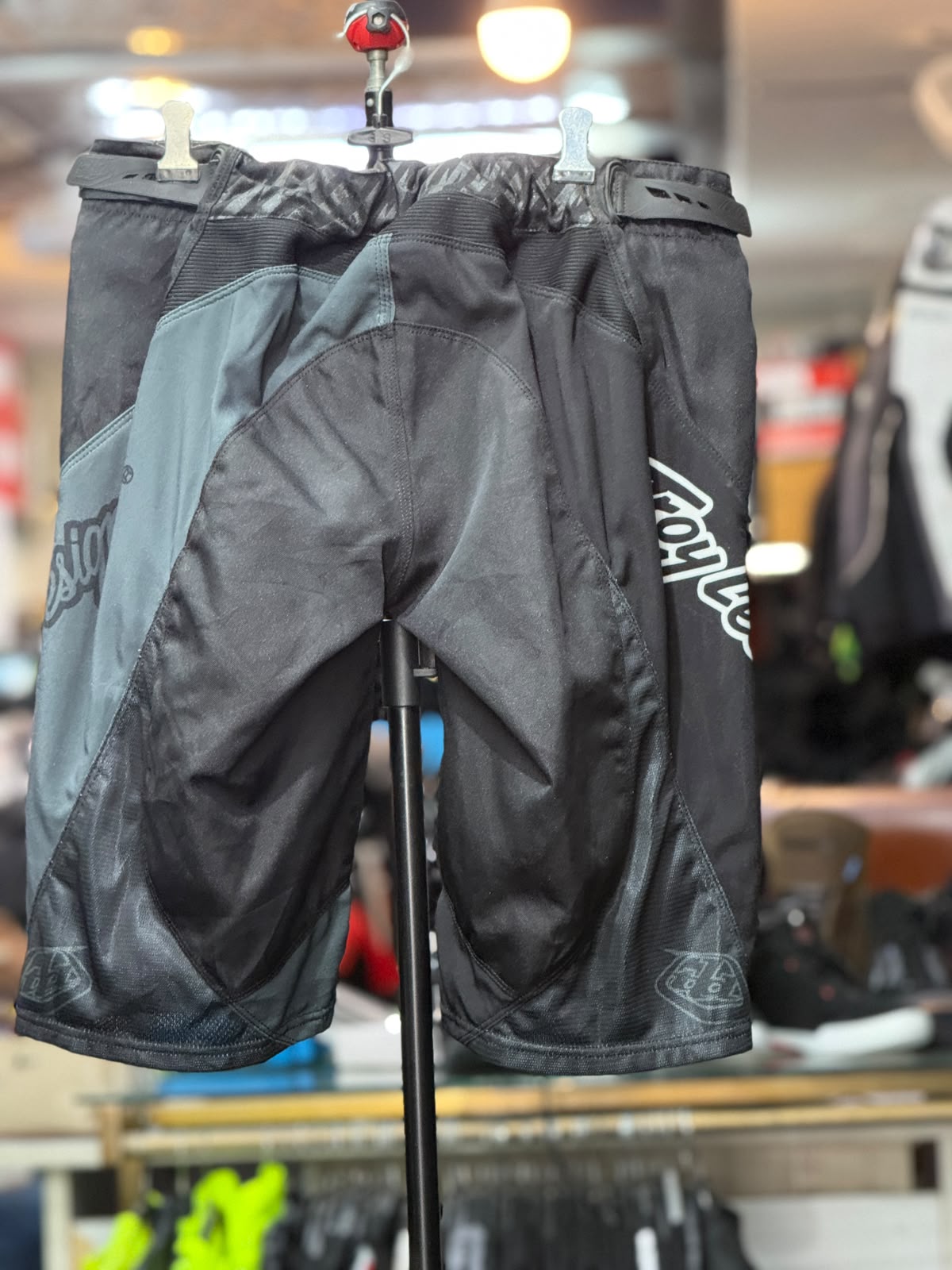 TROYLEE MX SHORTS SIZE 34 WAIST - Image 4
