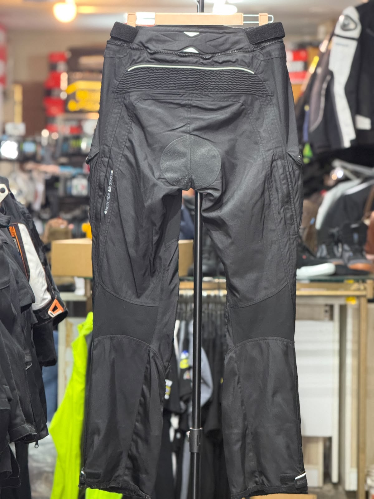 IXS TOURING RIDING PANT WITH LEVEL 2 PROTECTION SIZE 34 WAIST - Image 4