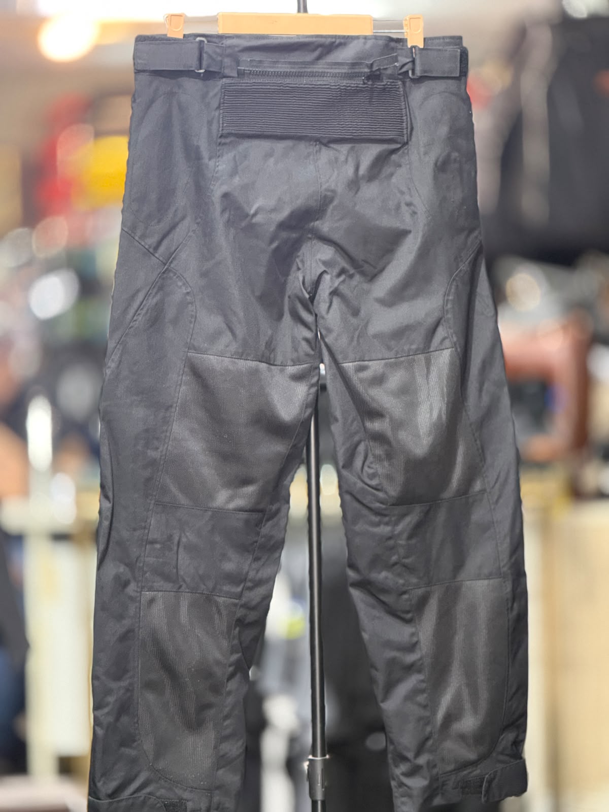 AIR SPIN MESH TOURING RIDING PANT WITH LEVEL 2 PROTECTION SIZE 38 WAIST - Image 6