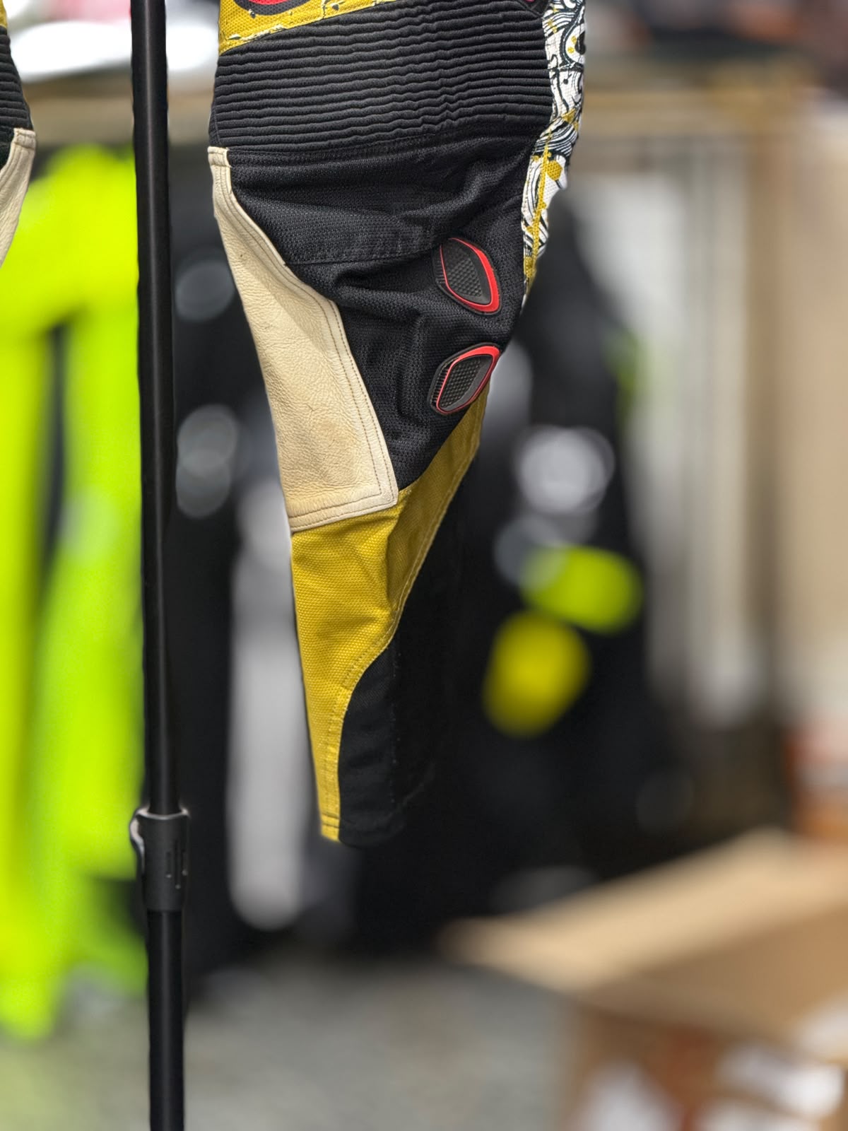 ALPINESTAR MX PANT SIZE 34 WAIST - Image 4