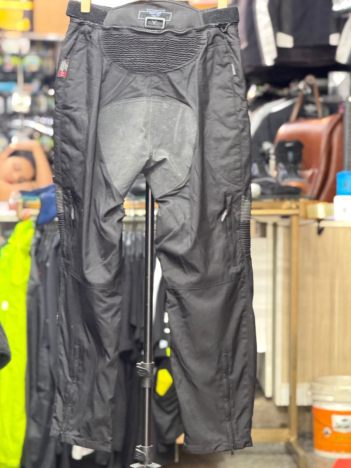 MODEKA TOURING RIDING PANT WITH LEVEL 2 PROTECTION SIZE 32 WAIST - Image 2