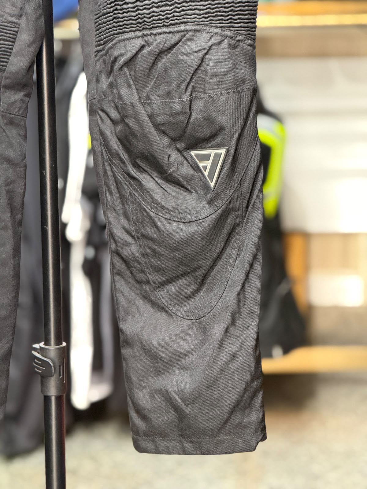 MODEKA TOURING RIDING PANT WITH LEVEL 2 PROTECTION SIZE 32 WAIST - Image 3