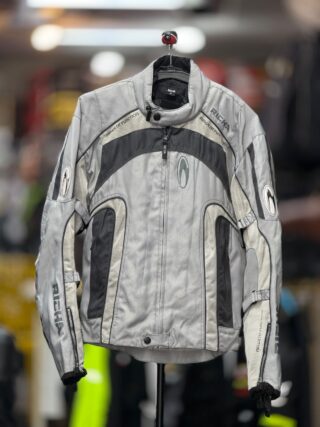 RICHA RIDING JACKET WITH LEVEL 2 PROTECTION SIZE M