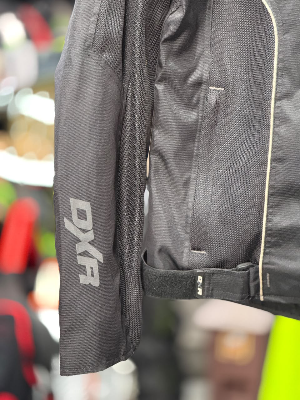 DXR RIDING JACKET WITH LEVEL 2 PROTECTION SIZE L (42 Chest) - Image 3