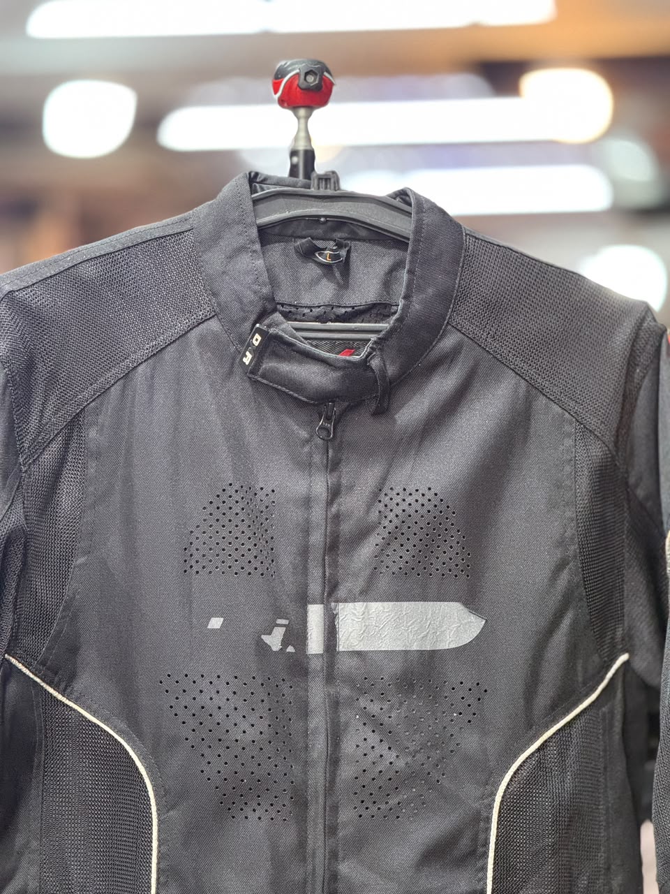 DXR RIDING JACKET WITH LEVEL 2 PROTECTION SIZE L (42 Chest) - Image 2