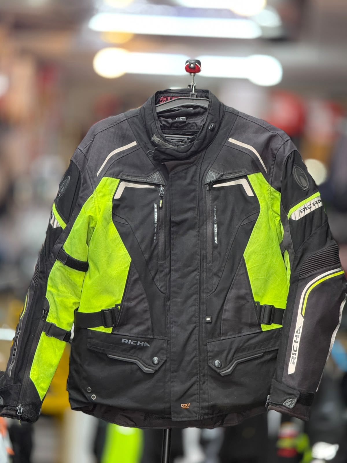 RICHA TOURING RIDING JACKET WITH LEVEL 2 PROTECTION SIZE L (42 Chest)