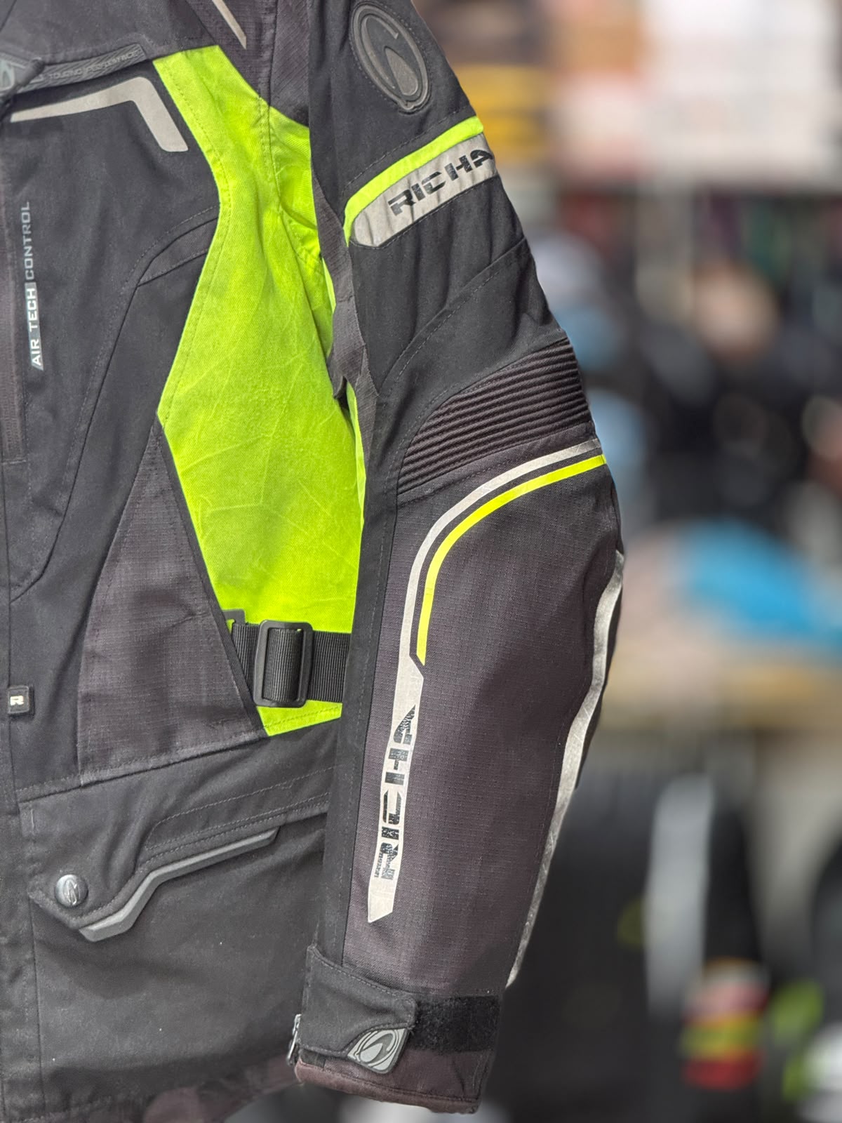 RICHA TOURING RIDING JACKET WITH LEVEL 2 PROTECTION SIZE L (42 Chest) - Image 7