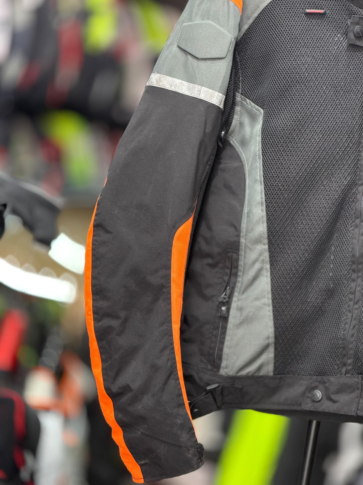KOMINE MESG RIDING JACKET WITH LEVEL 2 PROTECTION SIZE XL (44 Chest) - Image 3