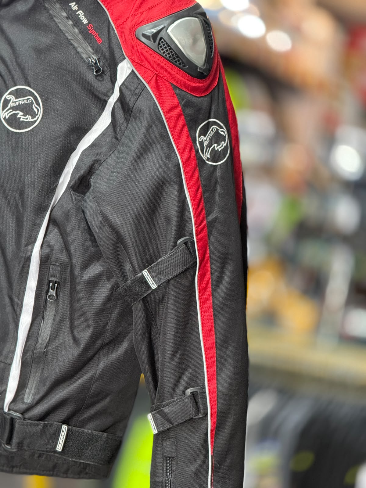 BUFFALO RIDING JACKET WITH LEVEL 2 PROTECTION SIZE XL (44 Chest) - Image 3