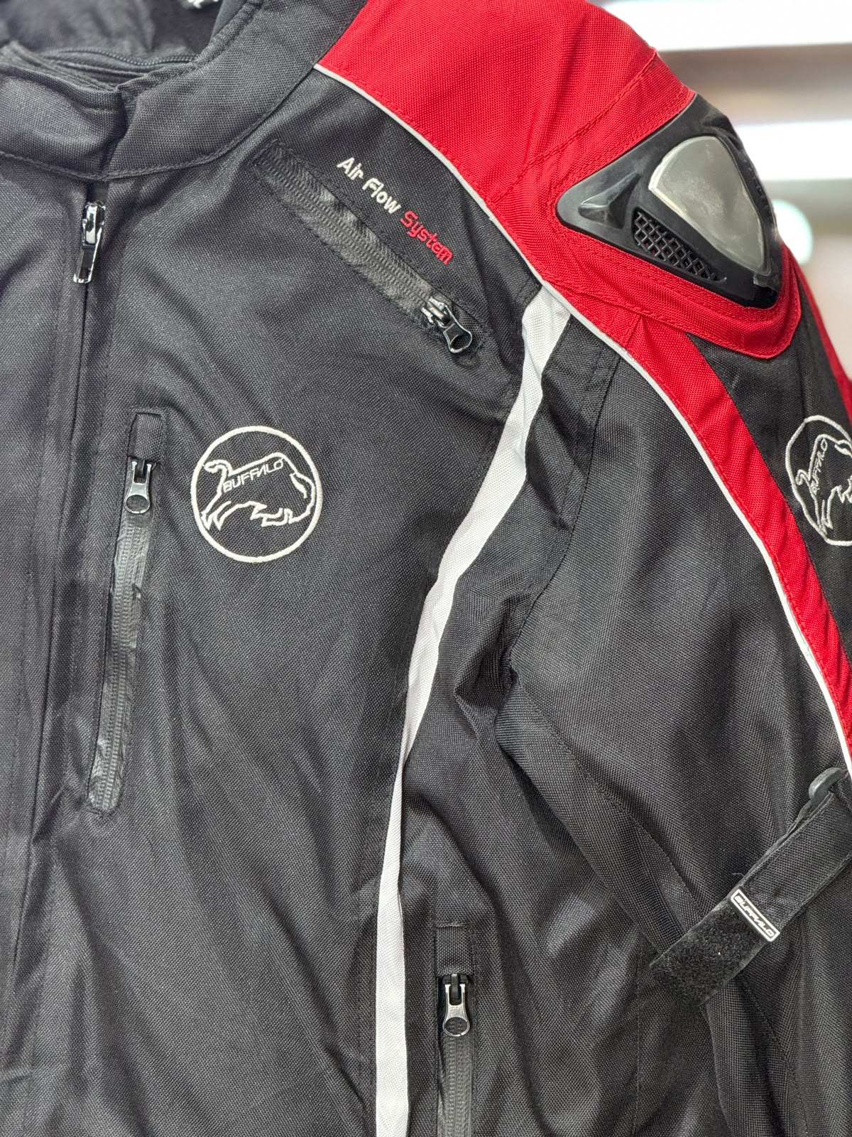 BUFFALO RIDING JACKET WITH LEVEL 2 PROTECTION SIZE XL (44 Chest) - Image 5