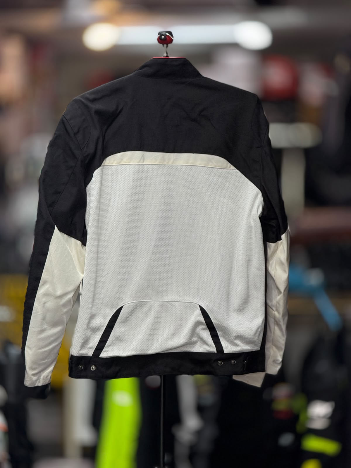 YAMAHA RIDING JACKET WITH LEVEL 2 PROTECTION SIZE XL (44 Chest) - Image 4