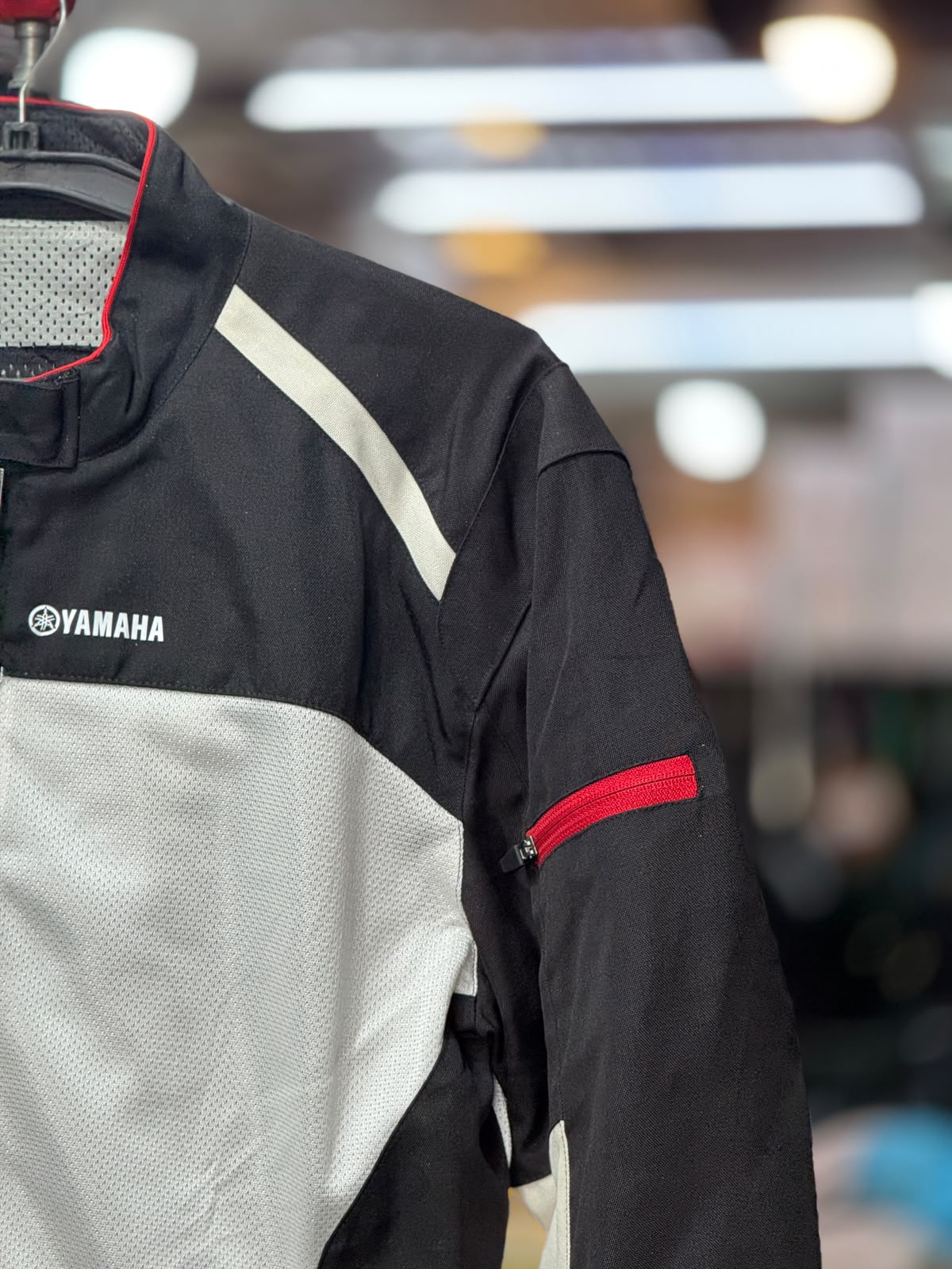 YAMAHA RIDING JACKET WITH LEVEL 2 PROTECTION SIZE XL (44 Chest) - Image 6