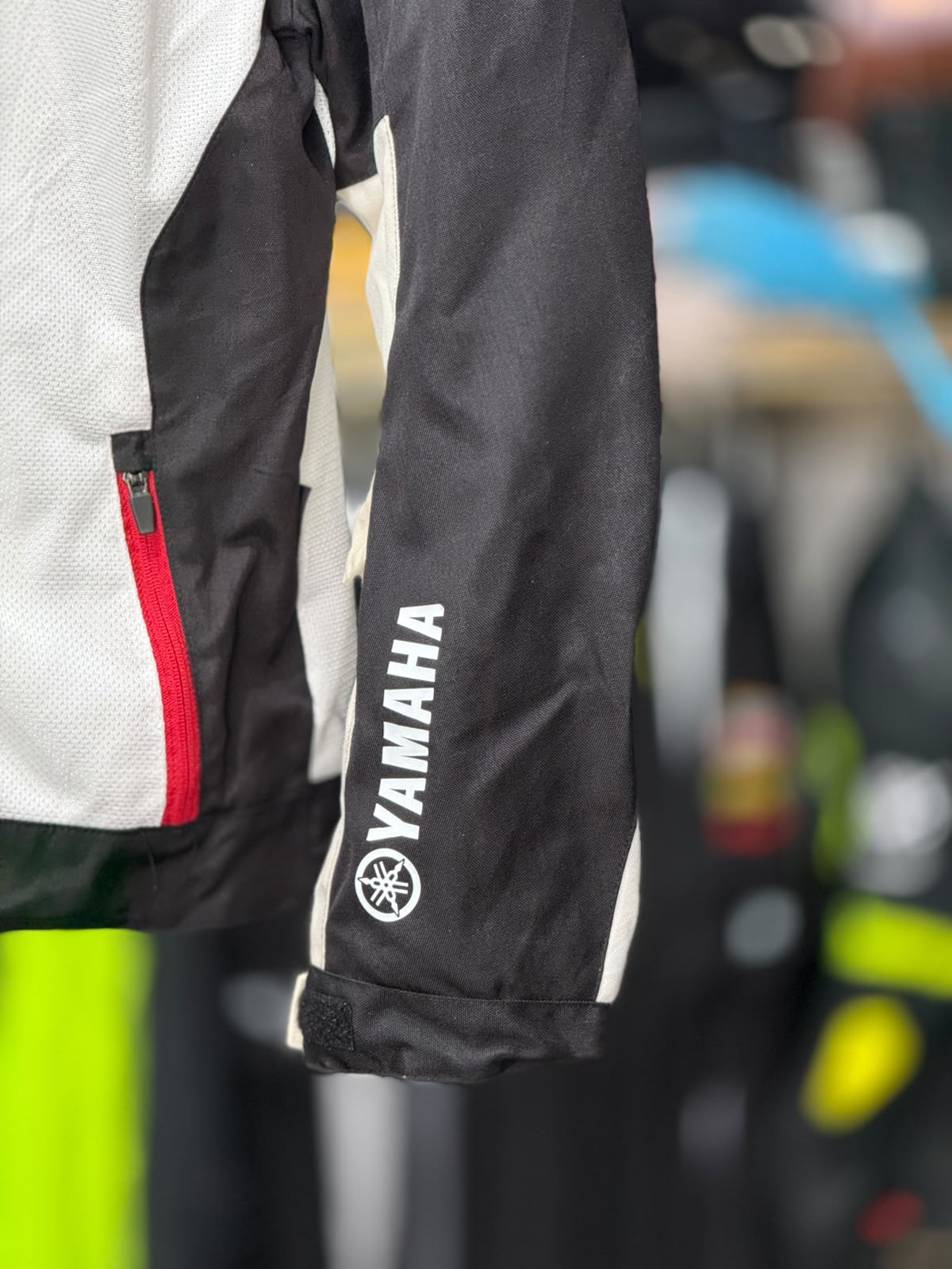 YAMAHA RIDING JACKET WITH LEVEL 2 PROTECTION SIZE XL (44 Chest) - Image 3