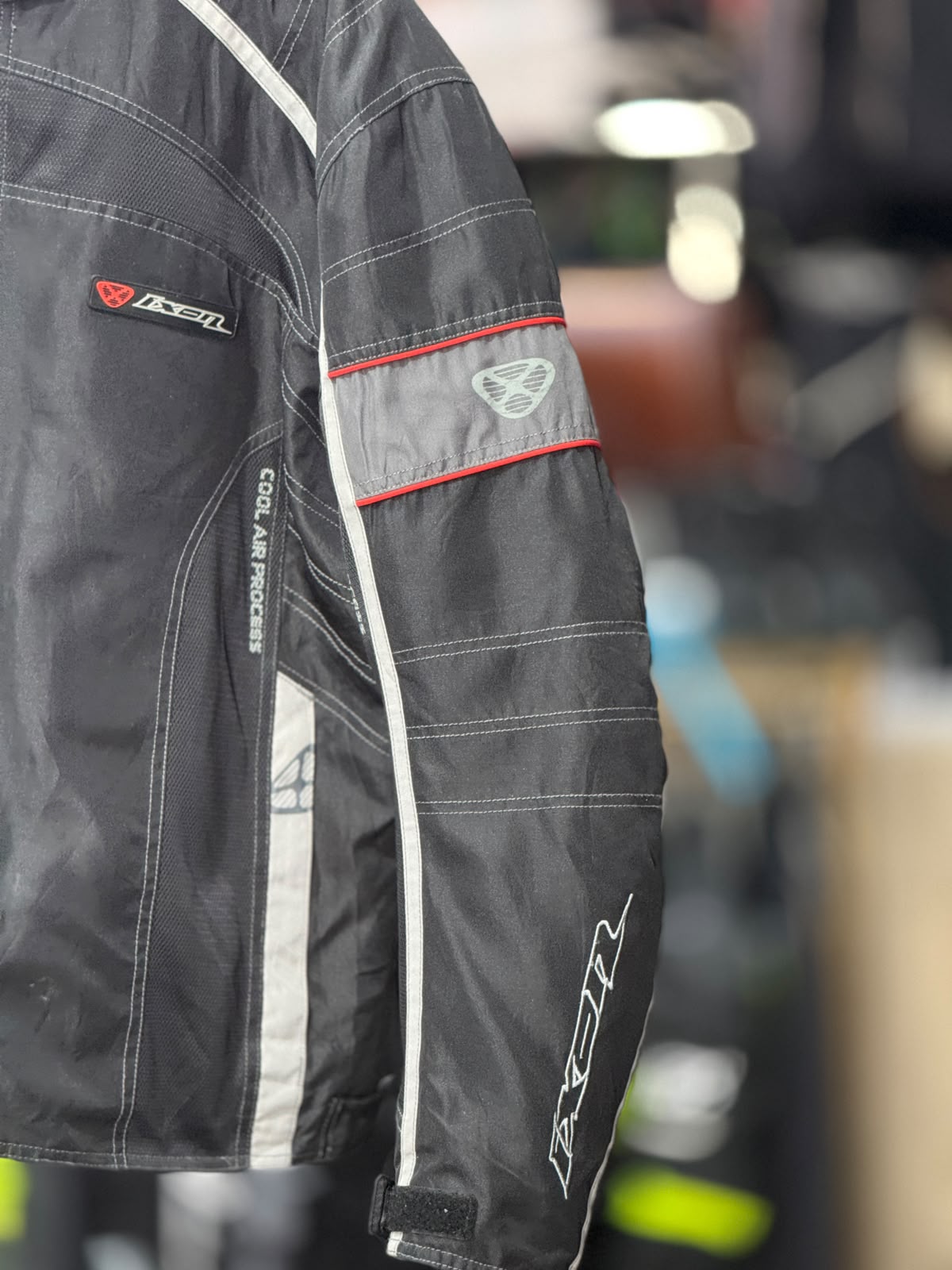 IXON MESH RIDING JACKET WITH LEVEL 2 PROTECTION SIZE XL (44 Chest) - Image 2