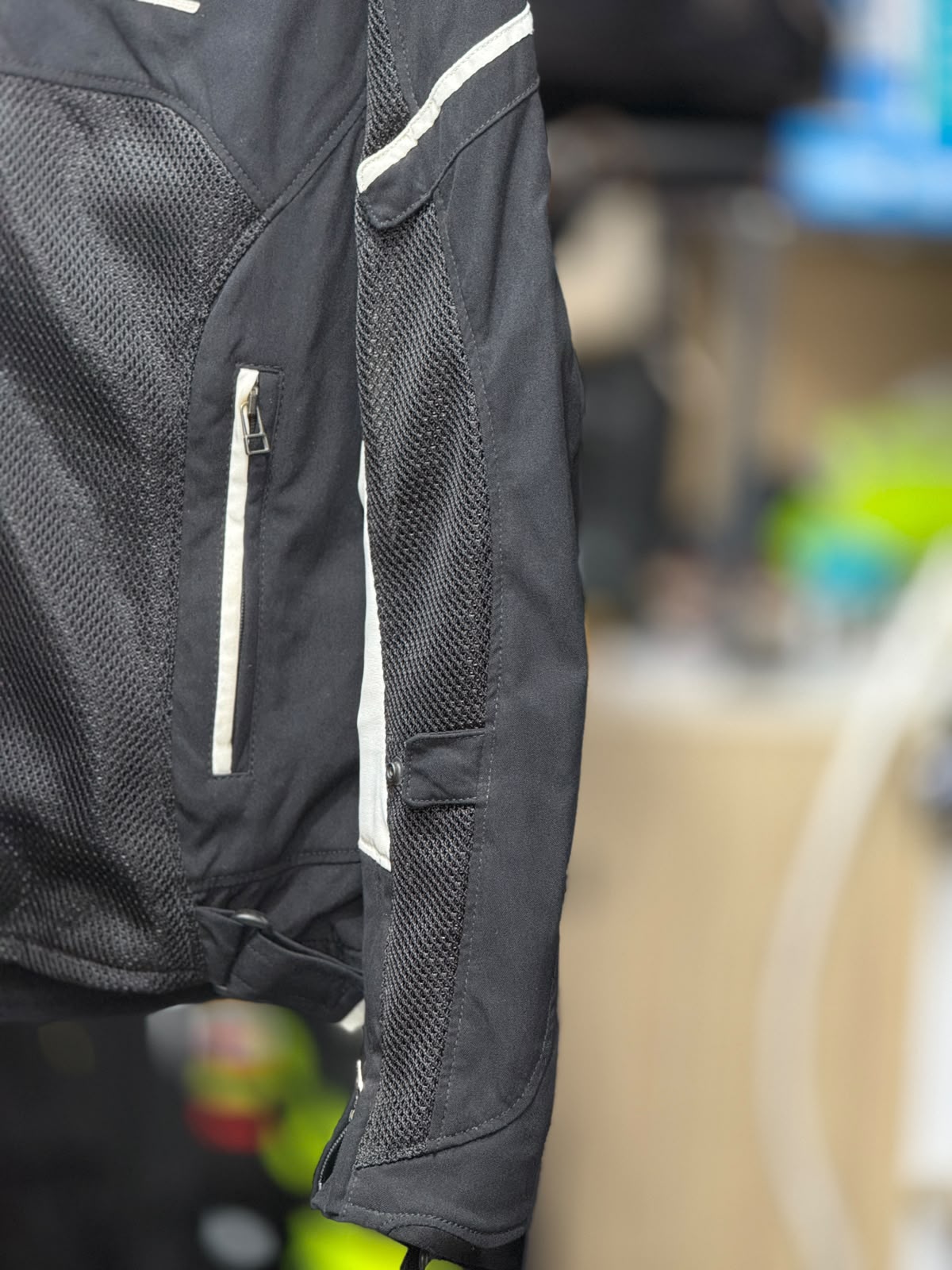 DAINESE MESH RIDING JACKET WITH LEVEL 2 PROTECTION SIZE 2XL (46 Chest) - Image 3