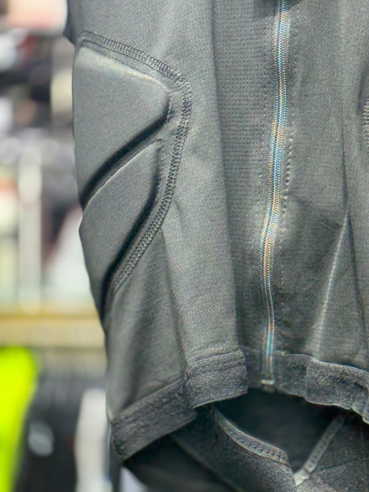 DAINESE BACK ARMOUR SIZE S CHEST 38 - Image 3