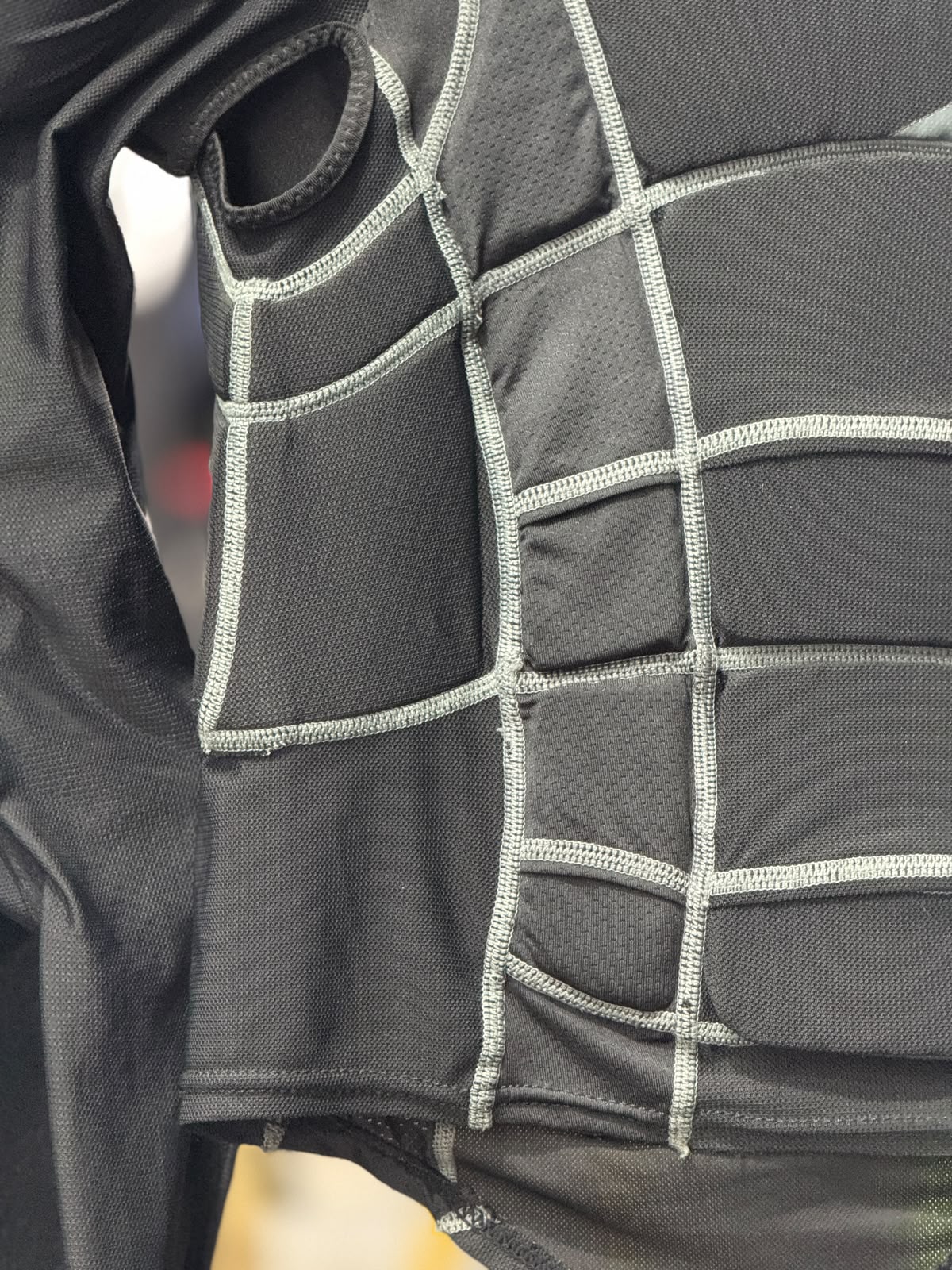 KENNY ARMOUR WITH LEVEL 2 PROTECTION SIZE XS CHEST 36 - Image 5
