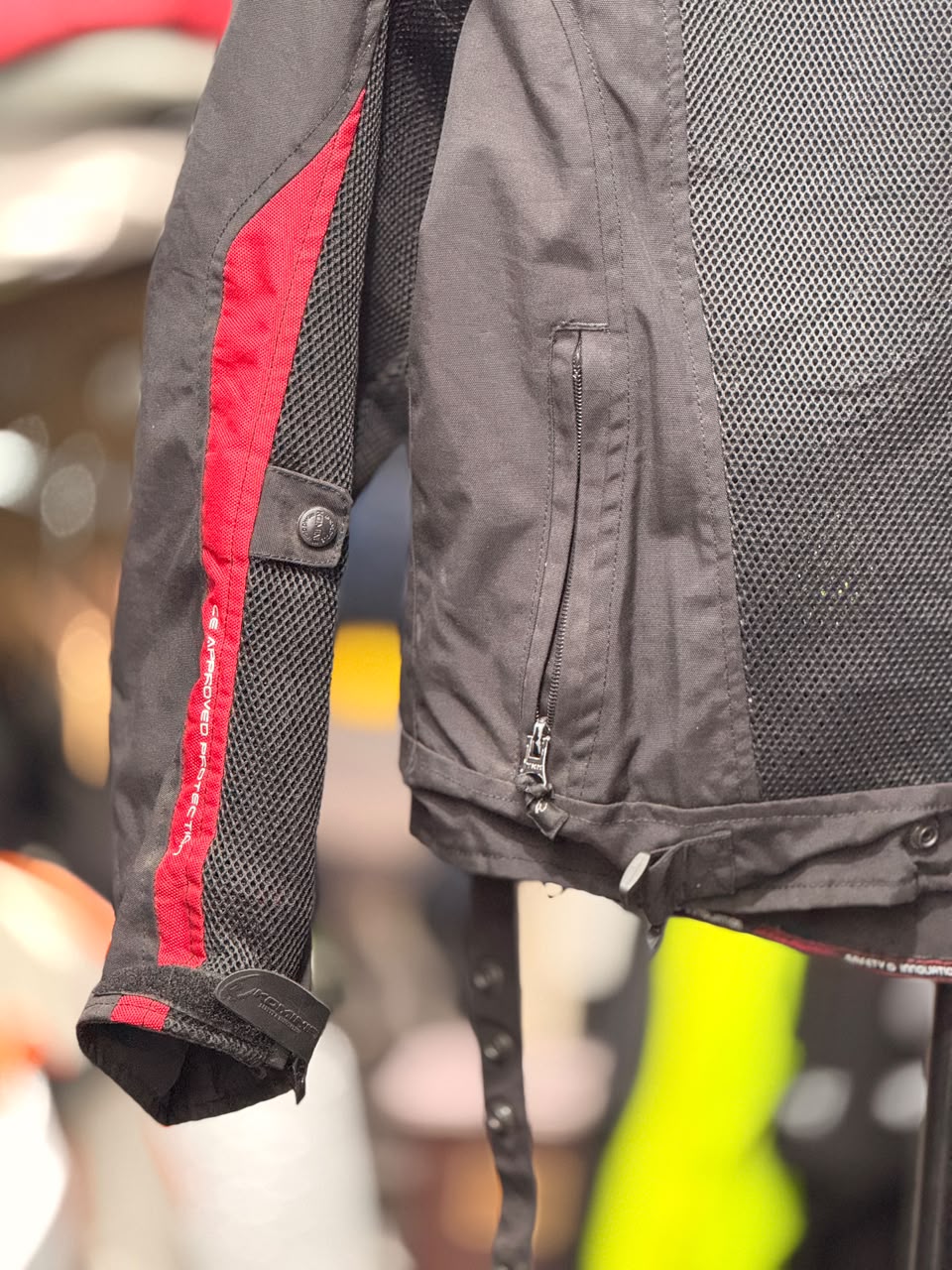 KOMINE MESH RIDING JACKET WITH LEVEL 2 PROTECTION SIZE 2XL 46 CHEST - Image 4