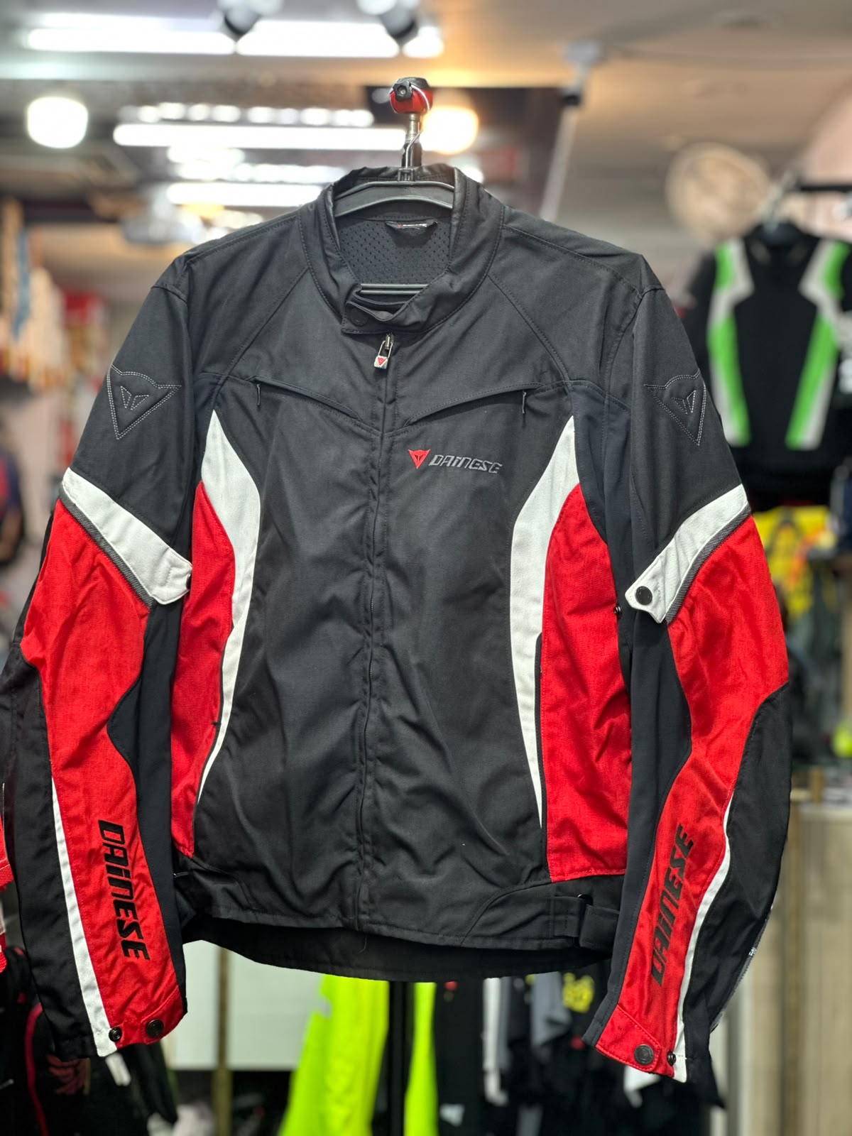 DAINESE TOURING RIDING JACKET WITH LEVEL 2 PROTECTION SIZE XL 44 CHEST