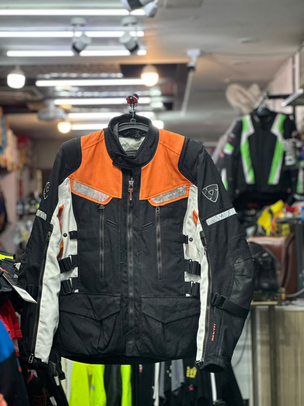 REVIT TOURING RIDING JACKET WITH LEVEL 2 PROTECTION SIZE L 42 CHEST