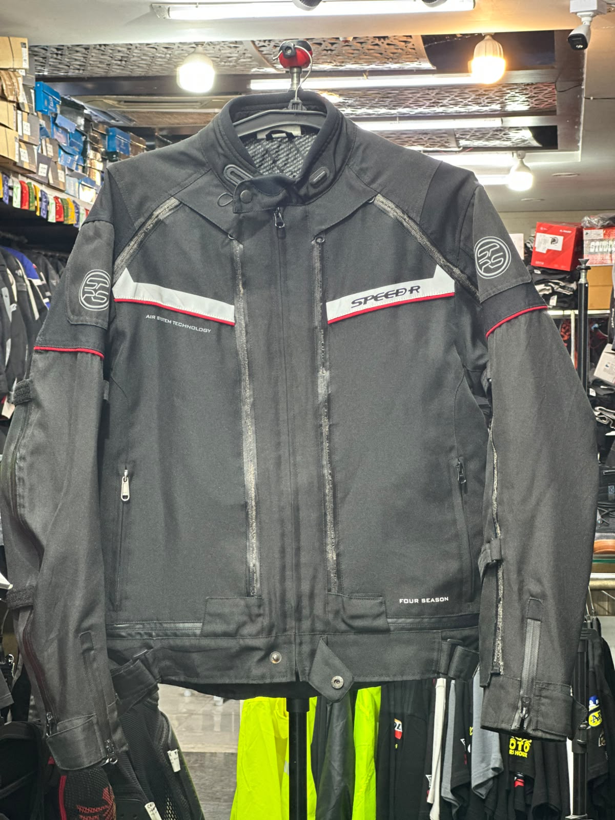 SPRS RIDING JACKET WITH LEVEL 2 PROTECTION SIZE L 42 CHEST