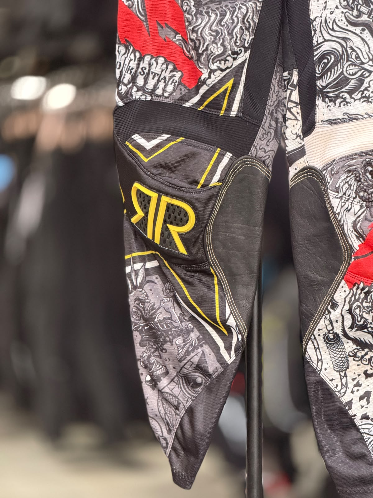 FLY RACING MX PANT SIZE 30 WAIST - Image 3