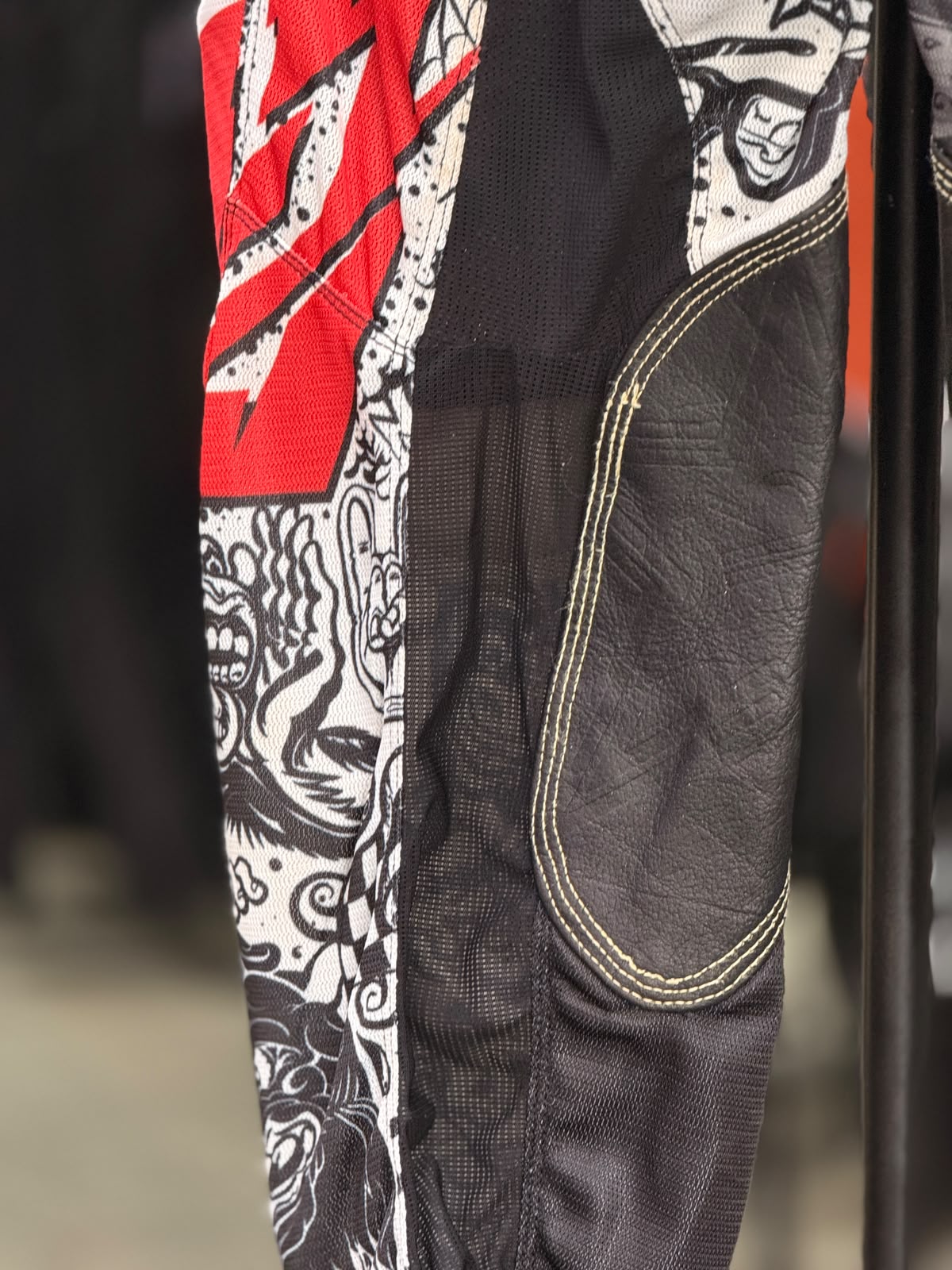 FLY RACING MX PANT SIZE 30 WAIST - Image 6