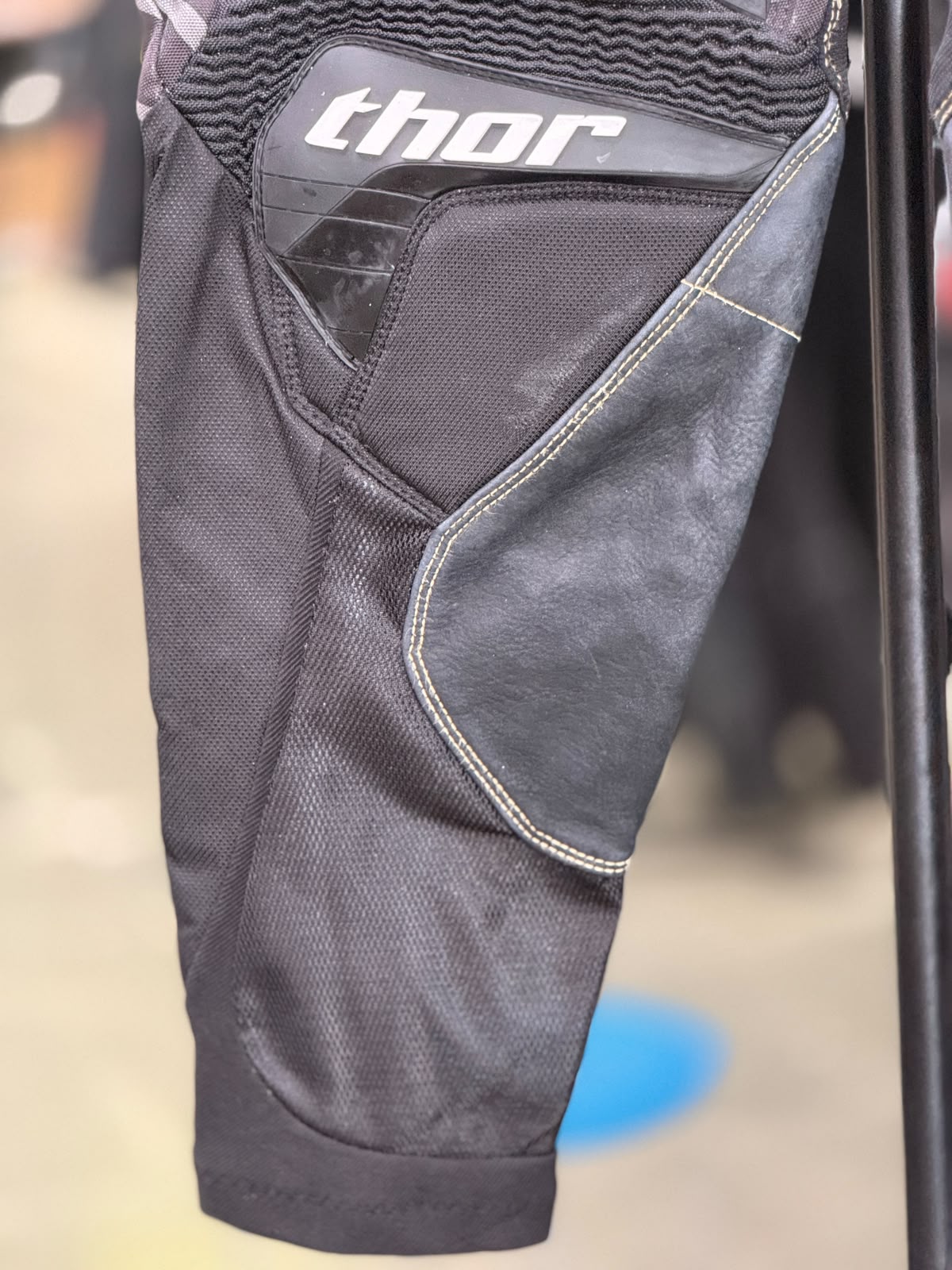 THOR MX PANT SIZE 32 WAIST - Image 2