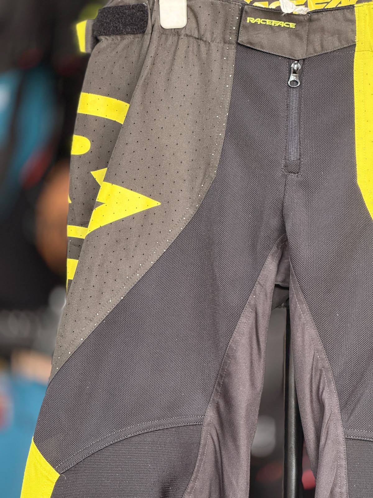 RACE FACE MX PANT SIZE 34 WAIST - Image 4