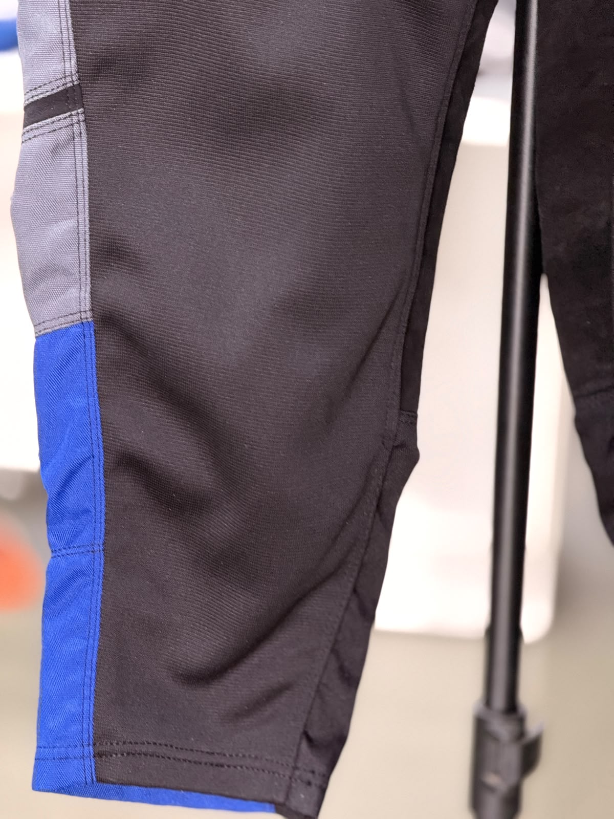 MOOSE RACING MX PANT SIZE 28 WAIST - Image 4