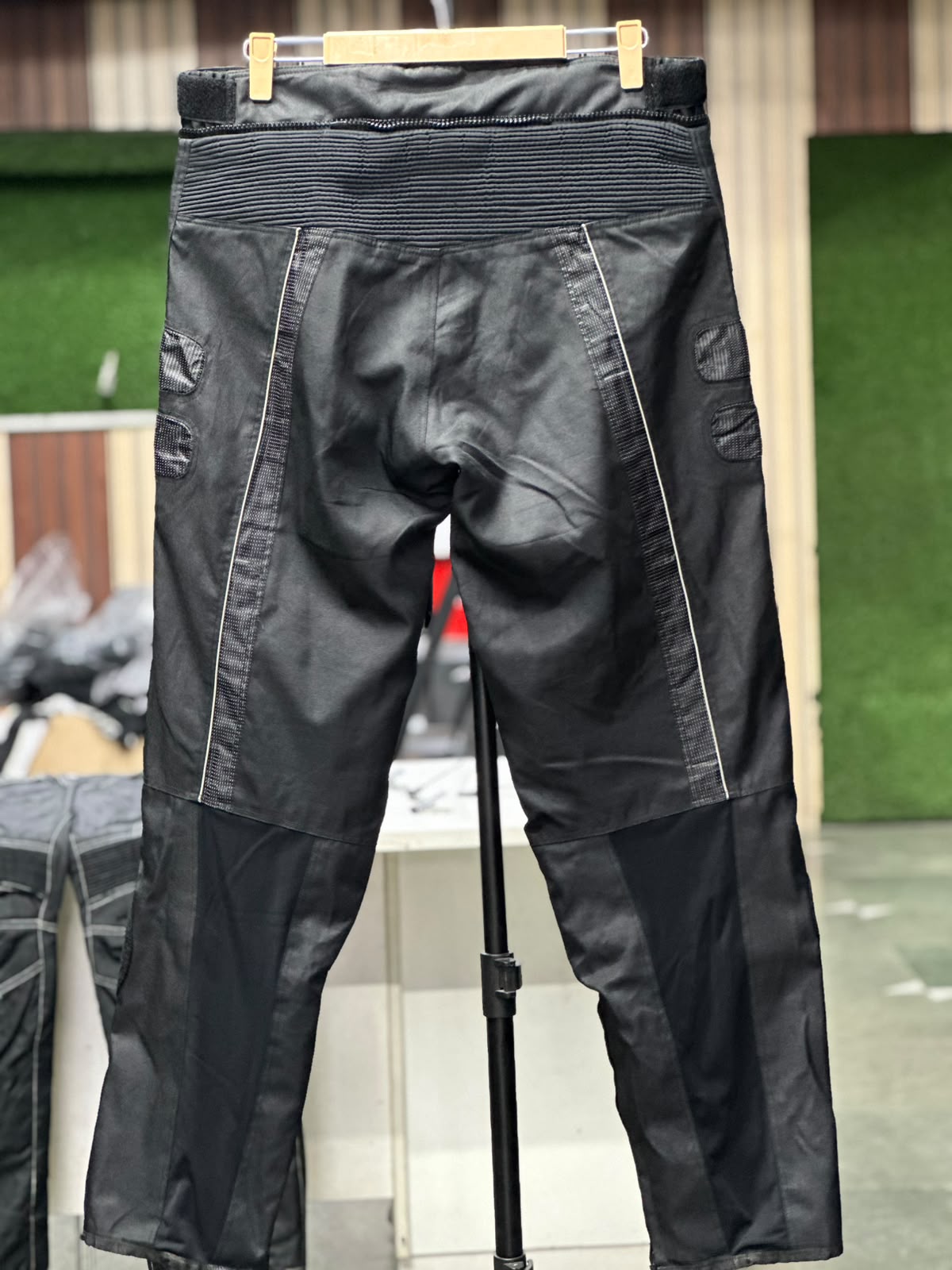 SPEED R TOURING RIDING PANT WITH LEVEL 2 PROTECTION SIZE 38 WAIST - Image 2