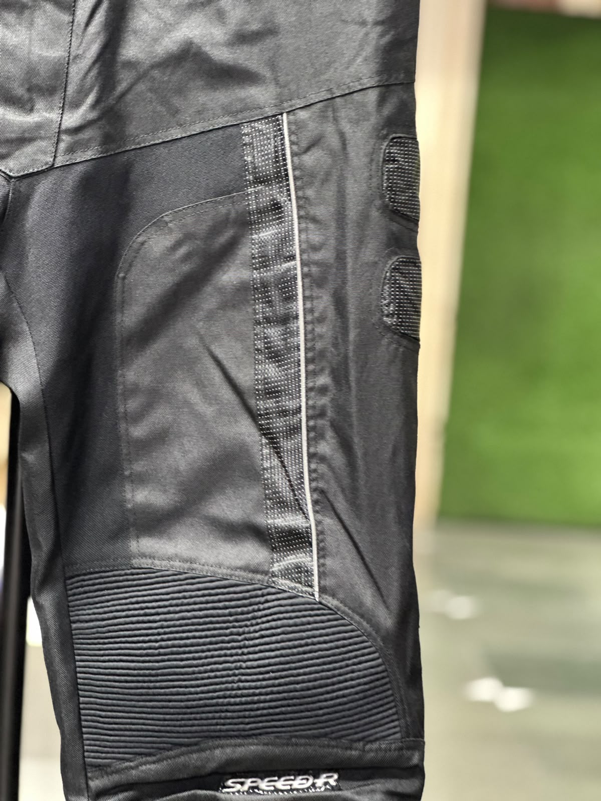 SPEED R TOURING RIDING PANT WITH LEVEL 2 PROTECTION SIZE 38 WAIST - Image 3