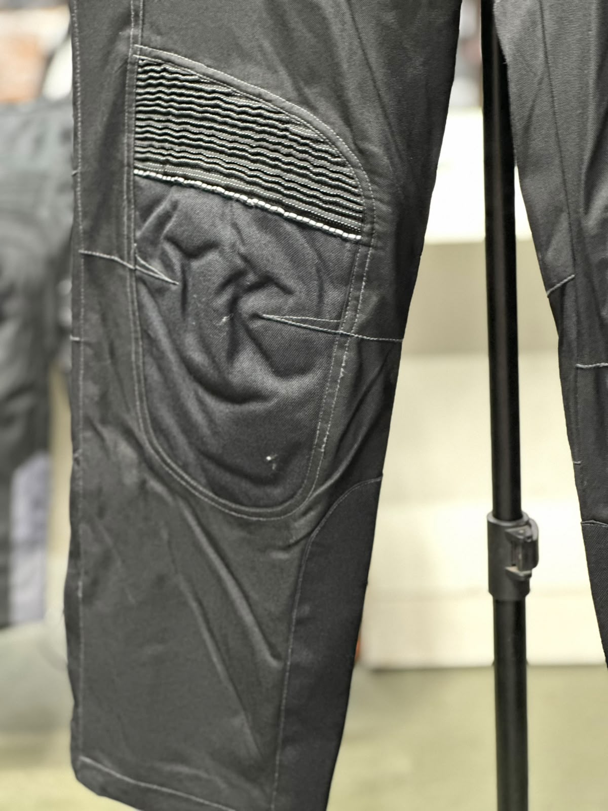 MOTOLINE TOURING RIDING PANT WITH LEVEL 2 PROTECTION SIZE 38 WAIST - Image 5