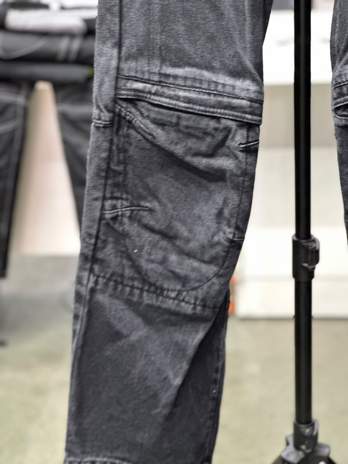VANUCCI TOURING RIDING DENIM WITH LEVEL 2 PROTECTION SIZE 36 WAIST - Image 3