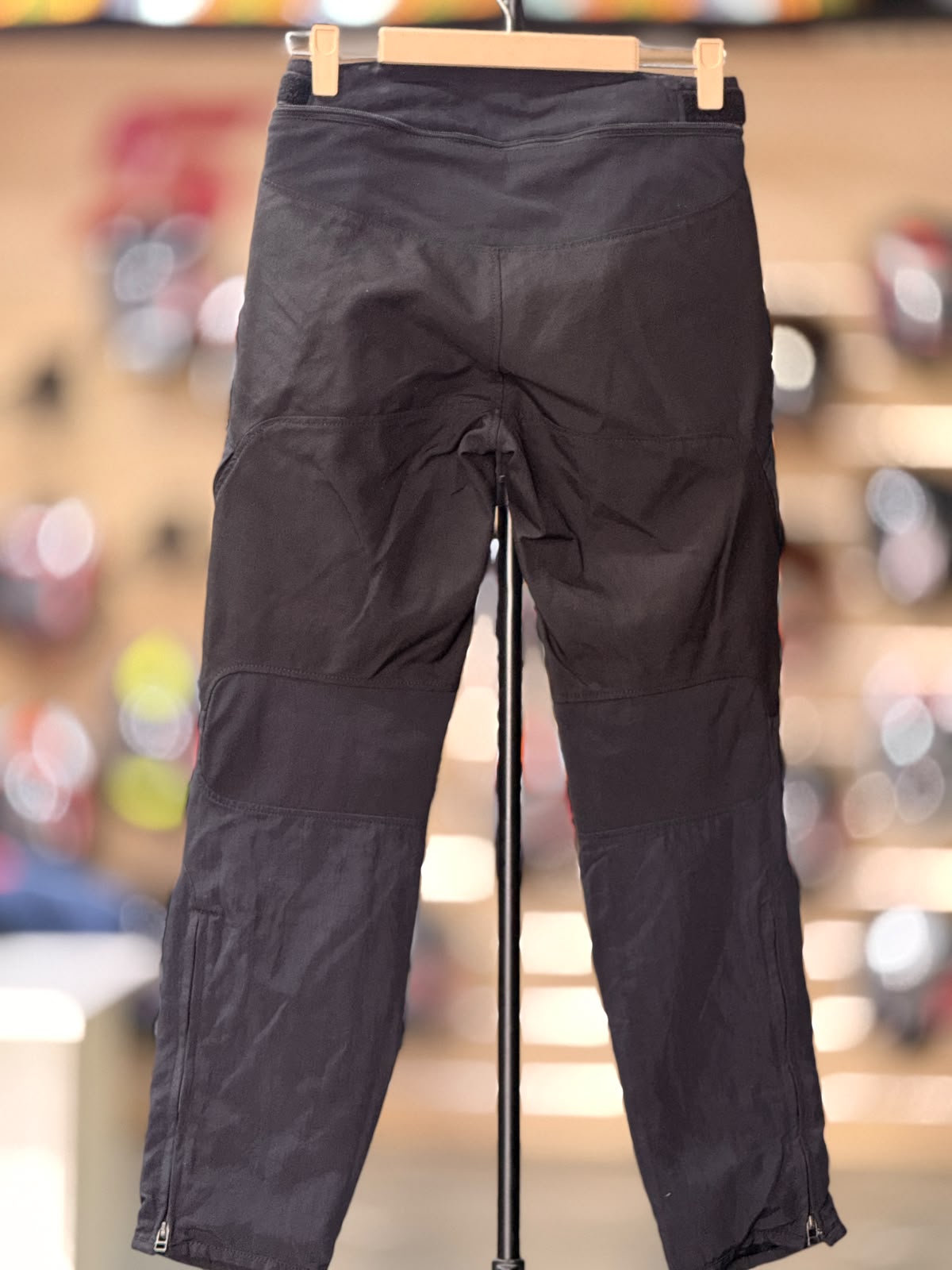 DAINESE RIDING PANT WITH LEVEL 2 PROTECTION SIZE 30-32 WAIST - Image 4