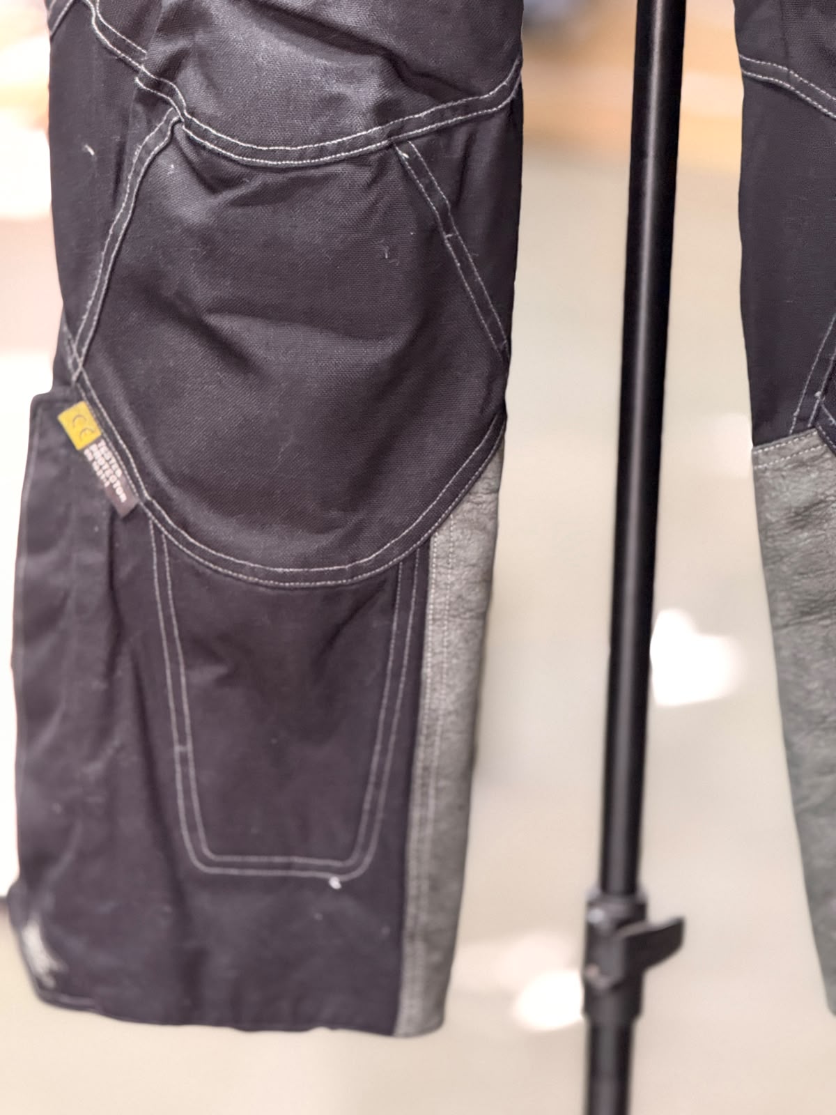 FLM TOURING RIDING PANT WITH LEVEL 2 PROTECTION SIZE 32 WAIST - Image 3