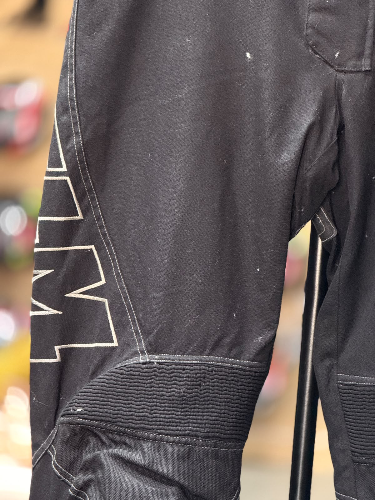 FLM TOURING RIDING PANT WITH LEVEL 2 PROTECTION SIZE 32 WAIST - Image 4