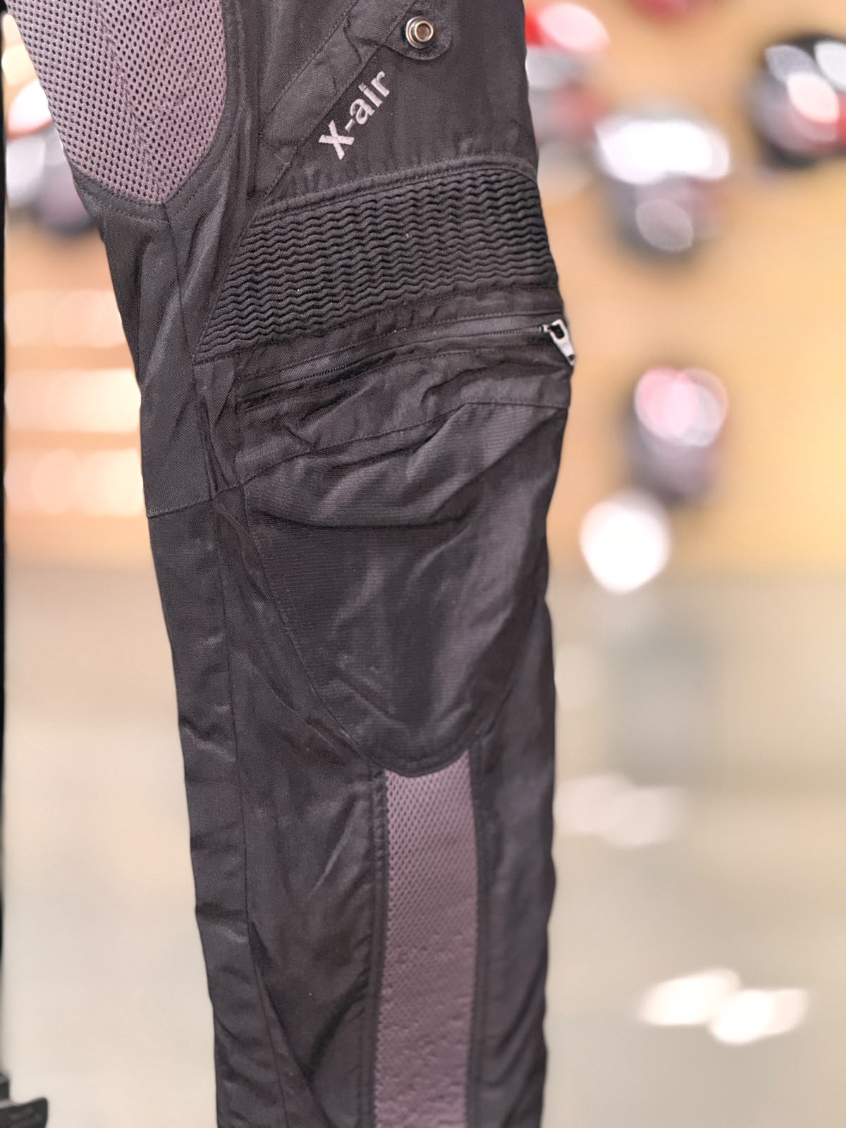 IXS TOURING MESH RIDING PANT WITH LEVEL 2 PROTECTION SIZE 32 WAIST - Image 3