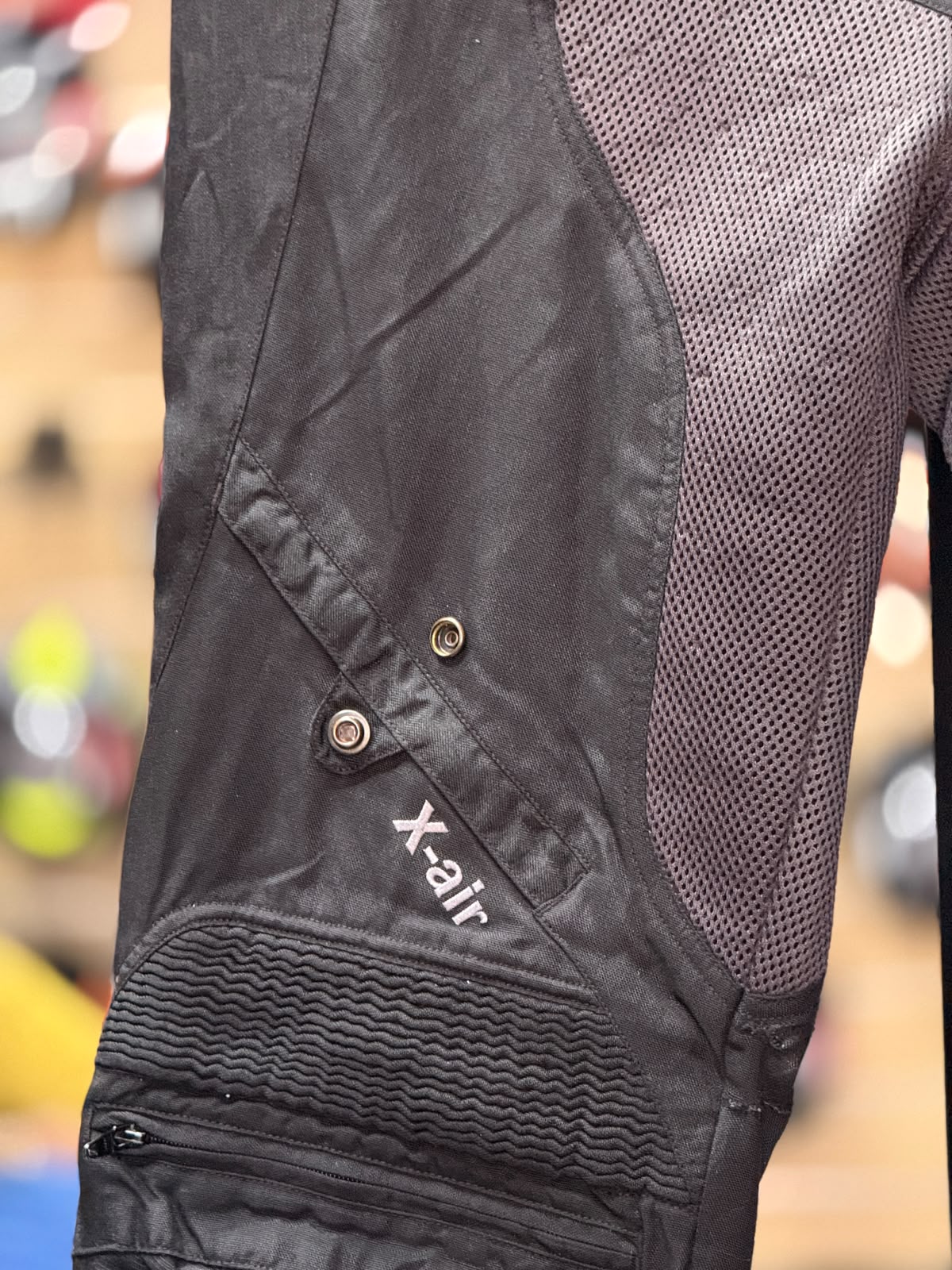 IXS TOURING MESH RIDING PANT WITH LEVEL 2 PROTECTION SIZE 32 WAIST - Image 4