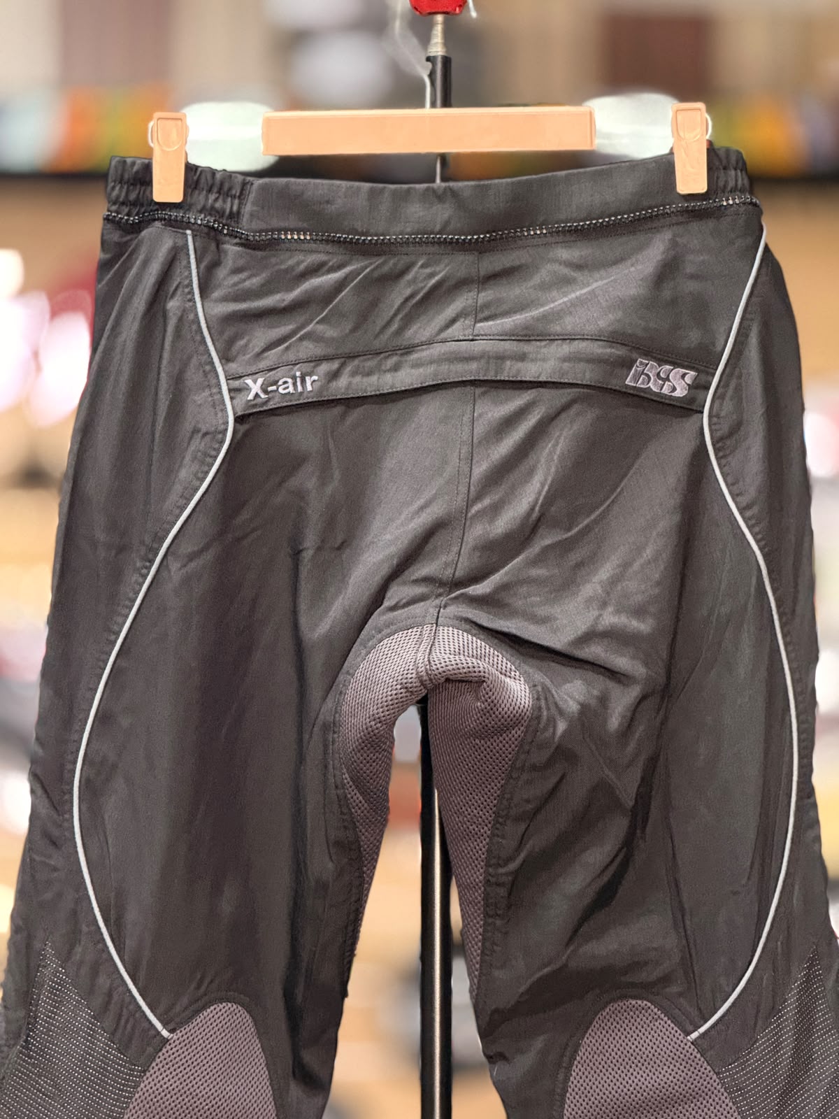 IXS TOURING MESH RIDING PANT WITH LEVEL 2 PROTECTION SIZE 32 WAIST - Image 6