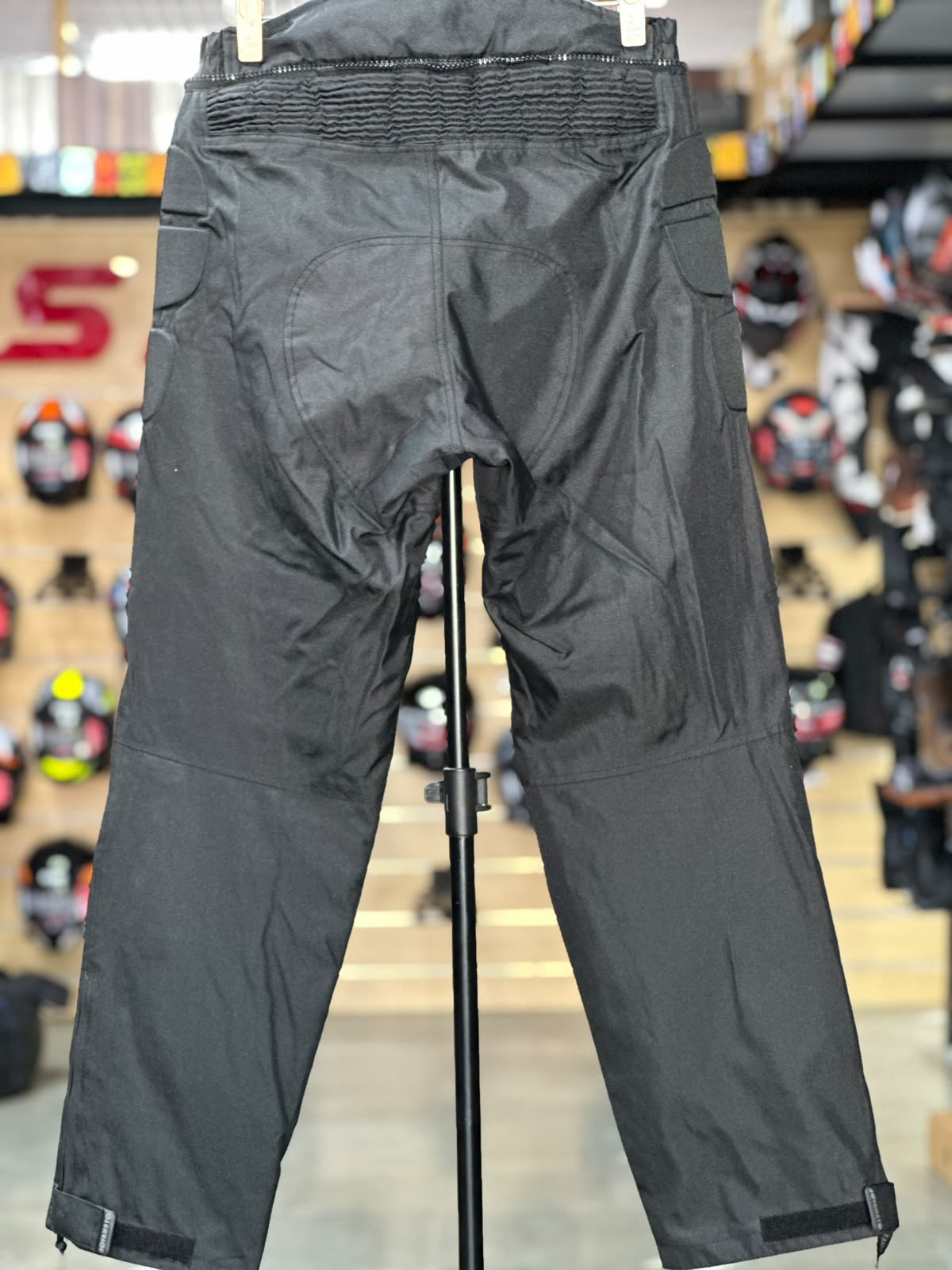 GOYAMOTO TOURING RIDING PANT WITH LEVEL 2 PROTECTION SIZE 34 WAIST - Image 2