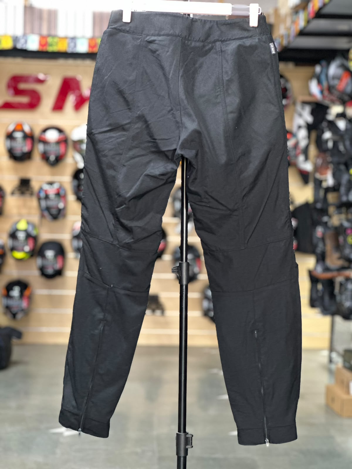 DAINESE TOURING RIDING PANT WITH LEVEL 2 PROTECTION SIZE 34 WAIST - Image 2