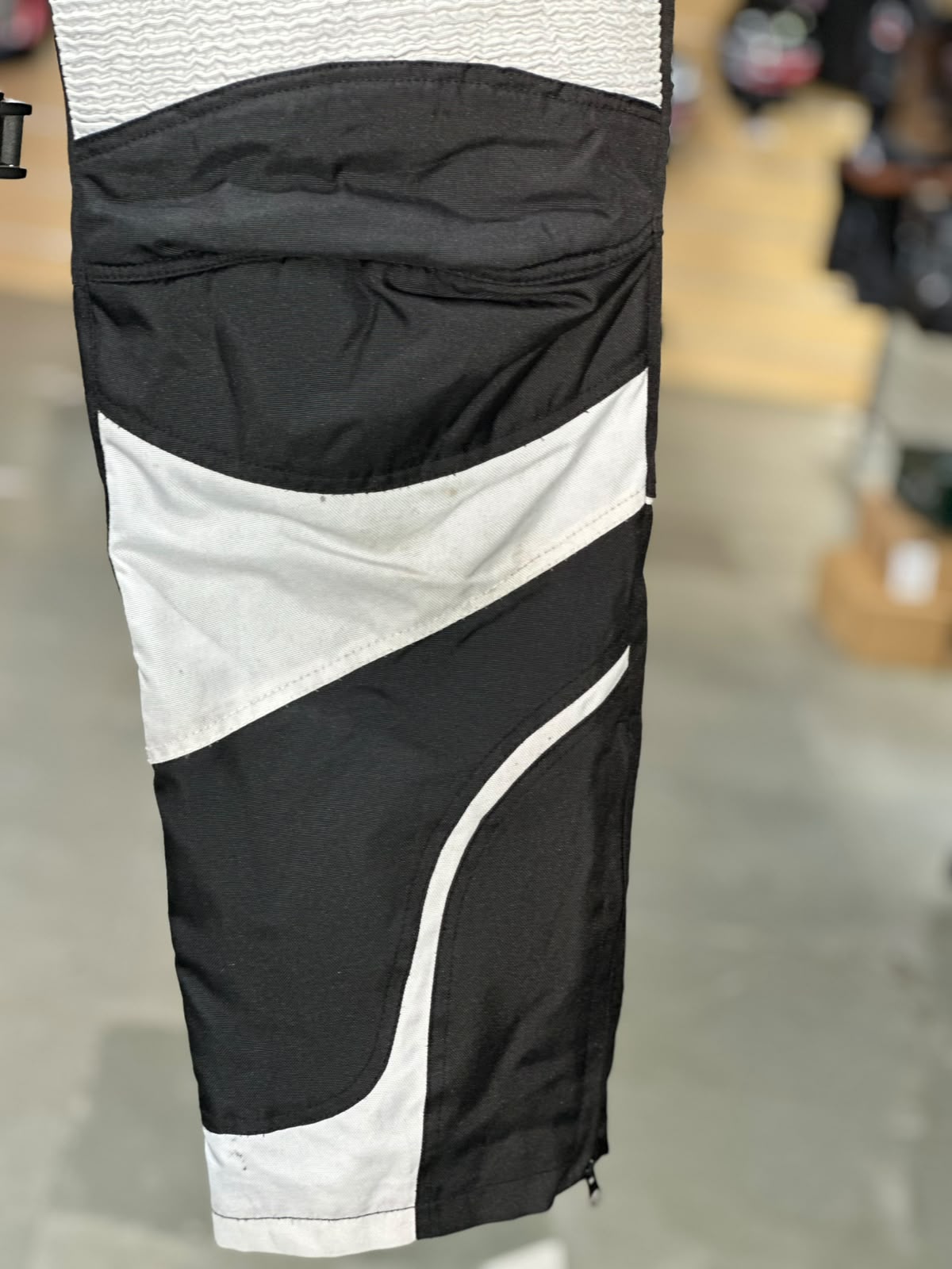 RSA TOURING RIDING PANT WITH LEVEL 2 PROTECTION SIZE 34 WAIST - Image 3