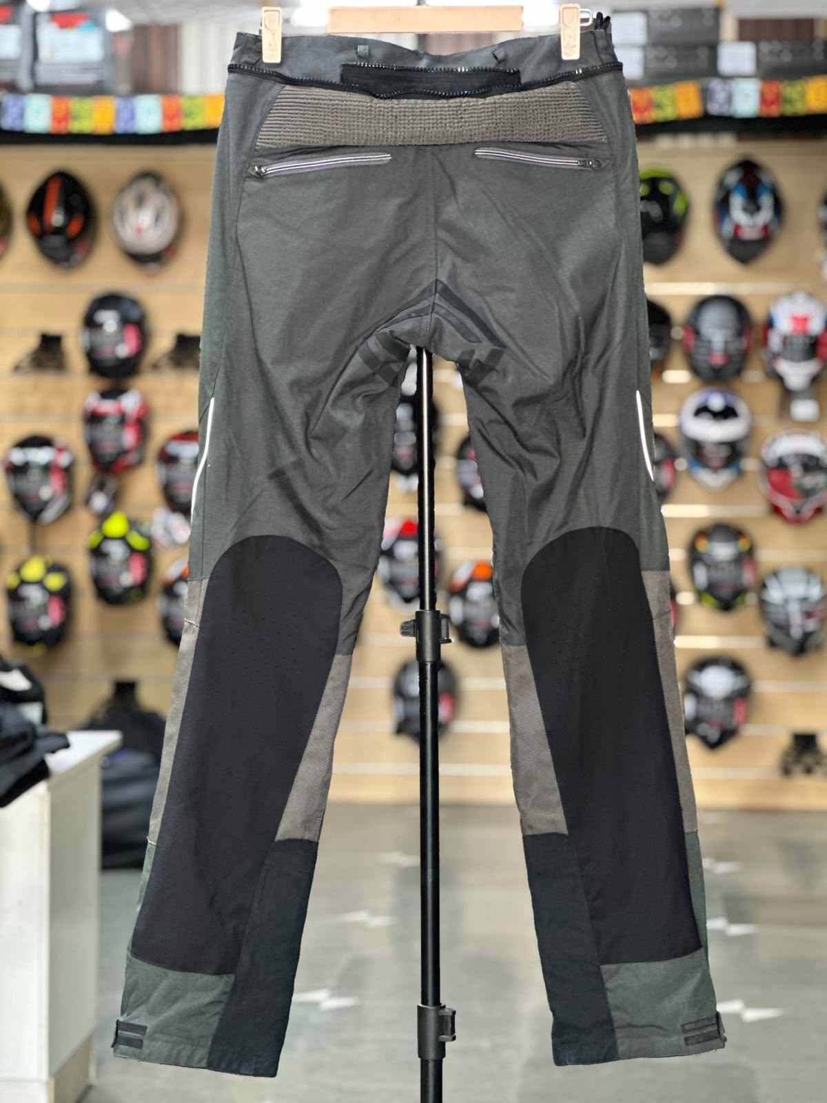 VANUCCI TOURING RIDING PANT WITH LEVEL 2 PROTECTION SIZE 34 WAIST - Image 3